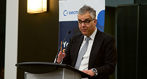 Dr. F. Haider Alvi sharing insighful remarks at the Supplier Recognition Program ceremony